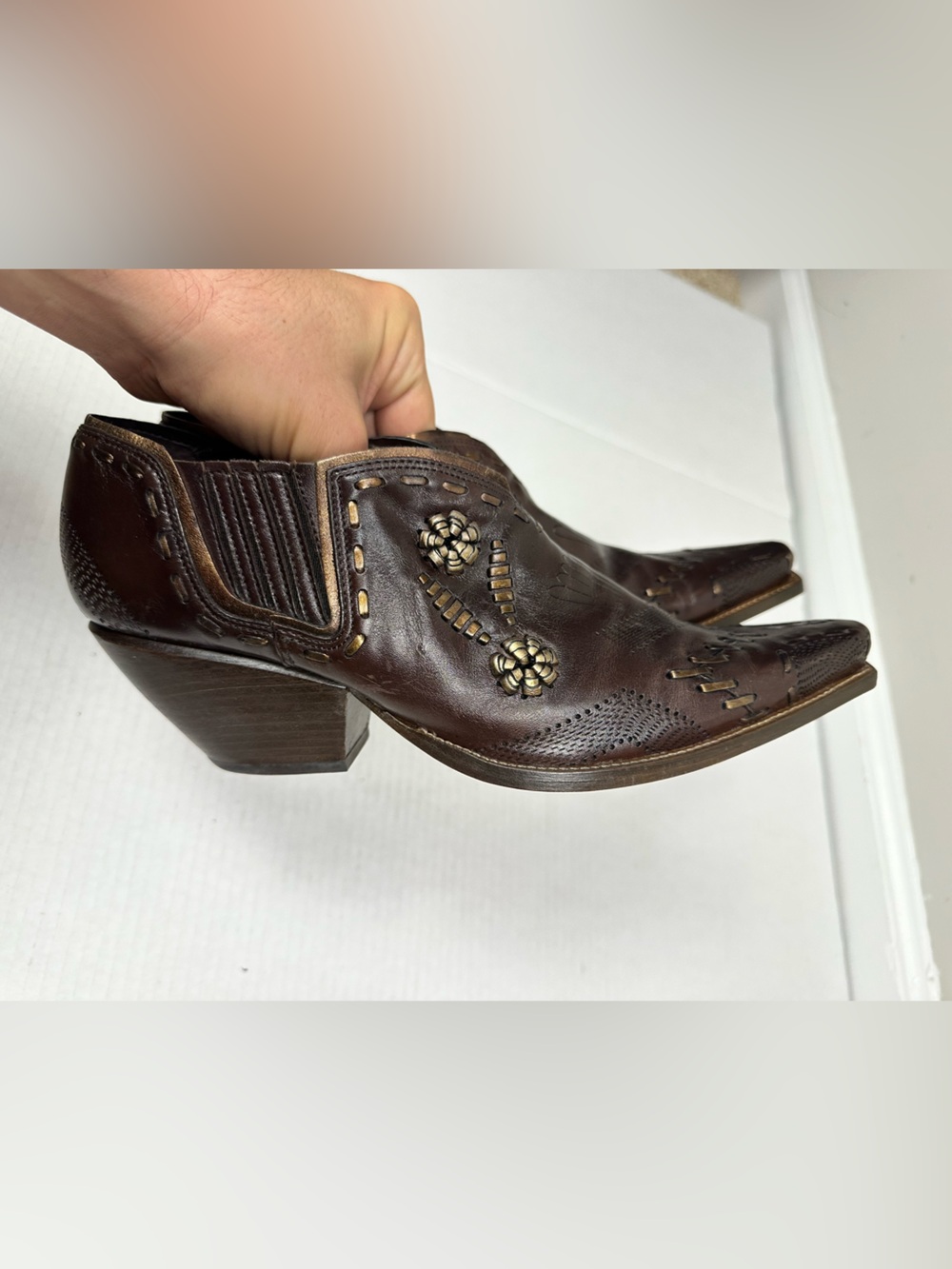 BCBGirls Brown Gold Leather Low Heel Cowgirl Western  Ankle Boots Size 9.0 B - Picture 11 of 14